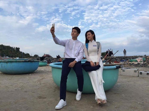 Midu, Harry Lu ngầm công khai tình cảm trên Facebook?