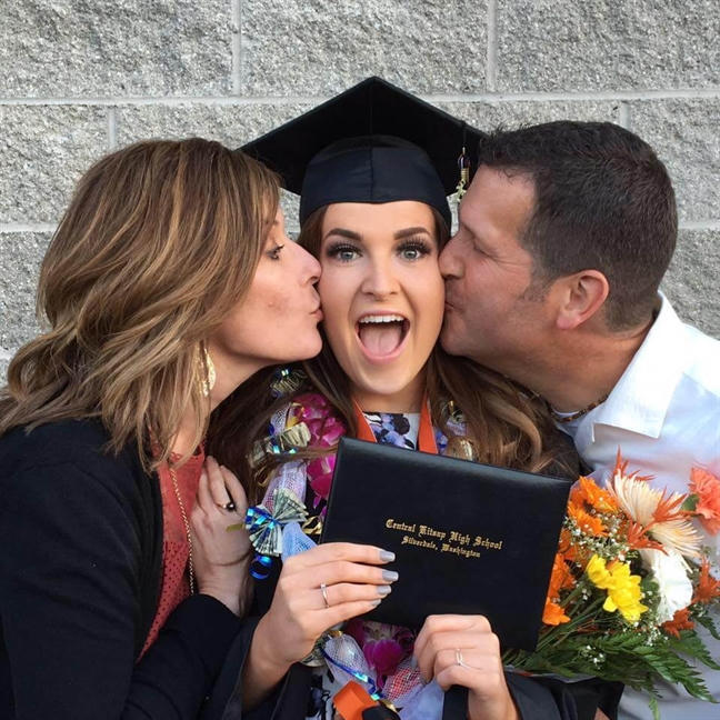 Ông bố dành 12 năm chuẩn bị quà tặng con gái yêu