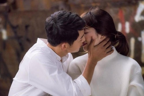 Những tài tử từng 'đổ gục' trước Song Hye Kyo