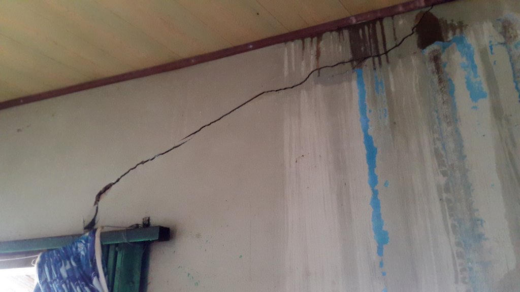 Sáng di dời khẩn cấp người dân, chiều đất sụp xuống sông