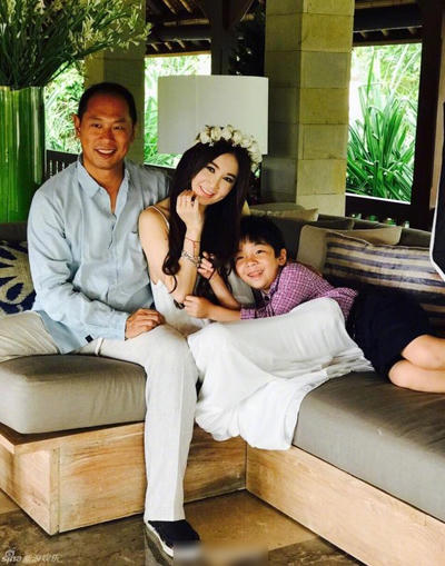 Ôn Bích Hà bị đồn ly thân chồng đại gia