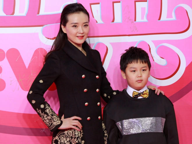 Sao nữ 'Hoàn Châu cách cách' từng bị chồng con coi thường