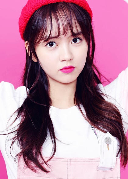 Nhan sắc mỹ nhân 18 tuổi đang khuynh đảo màn ảnh Hàn