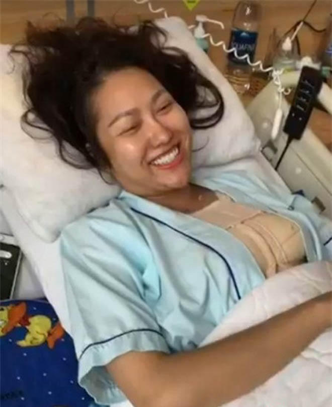 Hình ảnh Phi Thanh Vân thực hiện ca phẫu thuật thẩm mỹ 'lớn nhất Việt Nam'