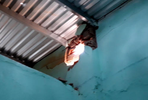 Nổ lớn trên bầu trời Ninh Thuận, nhiều nhà dân hư hỏng