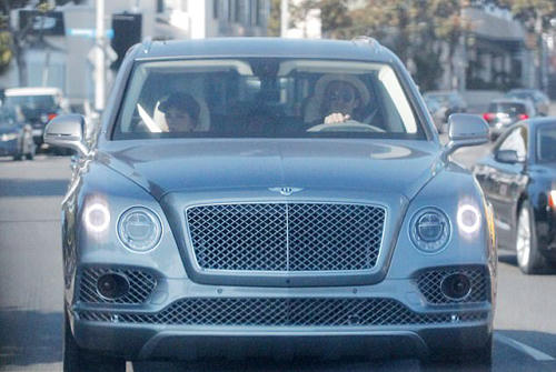 David Beckham đưa bốn con đi chơi giữa tin đồn ly thân Victoria