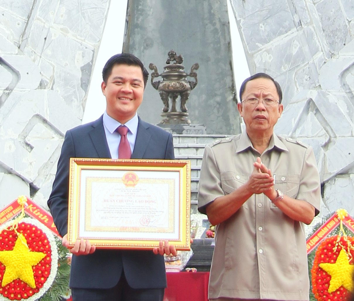 Bàn giao công trình trùng tu, nâng cấp nghĩa trang liệt sĩ tại Hậu Giang