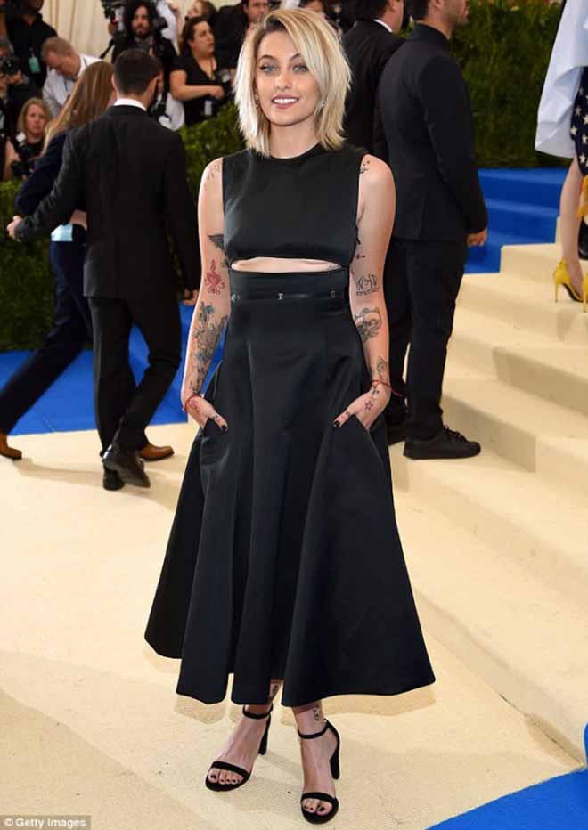 Sao 'Ở nhà một mình' khoe ảnh thân mật với con gái Michael Jackson