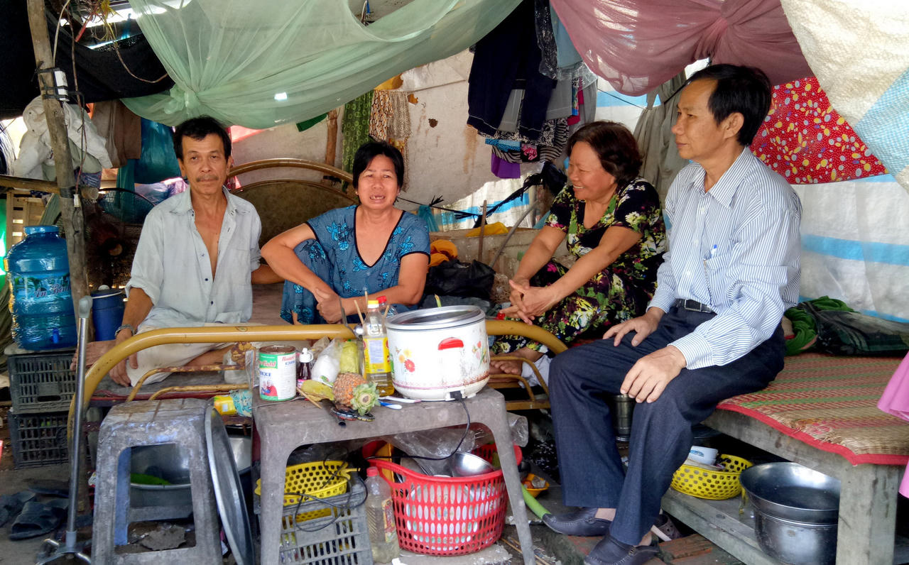 Tấm lòng 'vàng' của chị em tiểu thương chợ Kinh Cùng