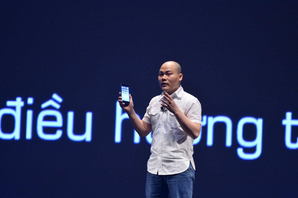 Bphone 2017 trình làng ấn tượng: Pin lâu 'khủng', 'nói không' với virus và bụi