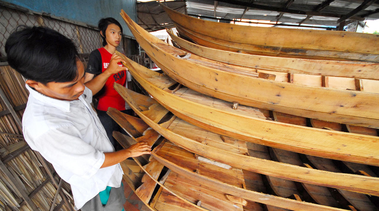 Làng nghề hồi sinh náo nức chờ 'hốt tiền' mùa lũ lớn ĐBSCL