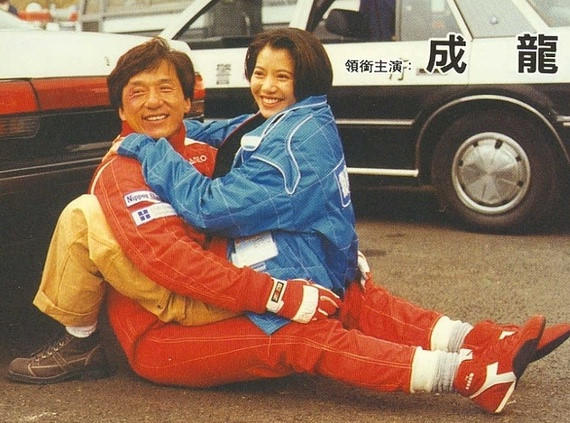 Thành Long hàn gắn quan hệ với Hoa hậu Hong Kong sau 22 năm