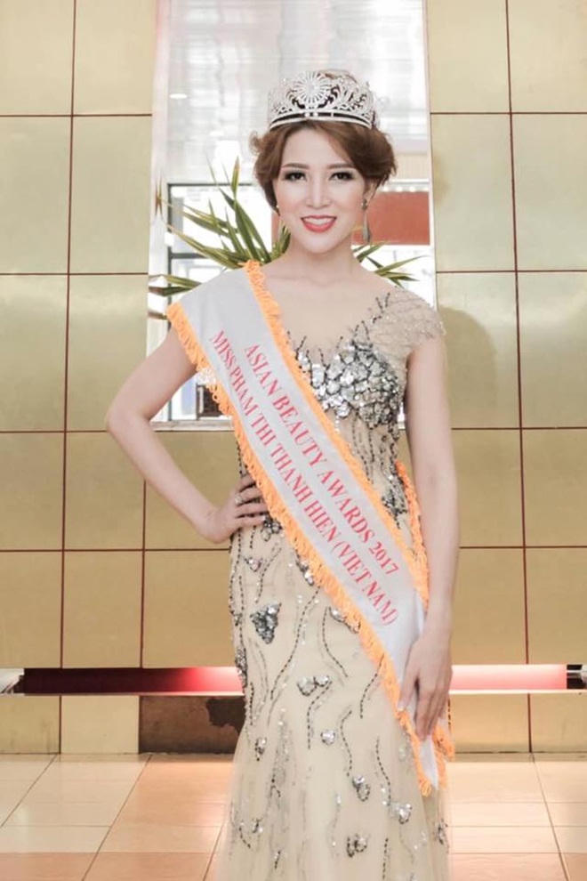 Người đẹp thi cho có danh hiệu Hoa khôi để bán dâm giá nghìn đô?