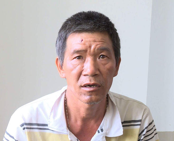 Khóa cửa phòng ngủ, cha dượng thiêu chết con gái riêng của vợ