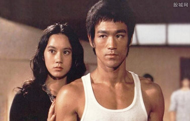 Minh tinh 65 tuổi lần đầu thừa nhận quan hệ vụng trộm với Lý Tiểu Long