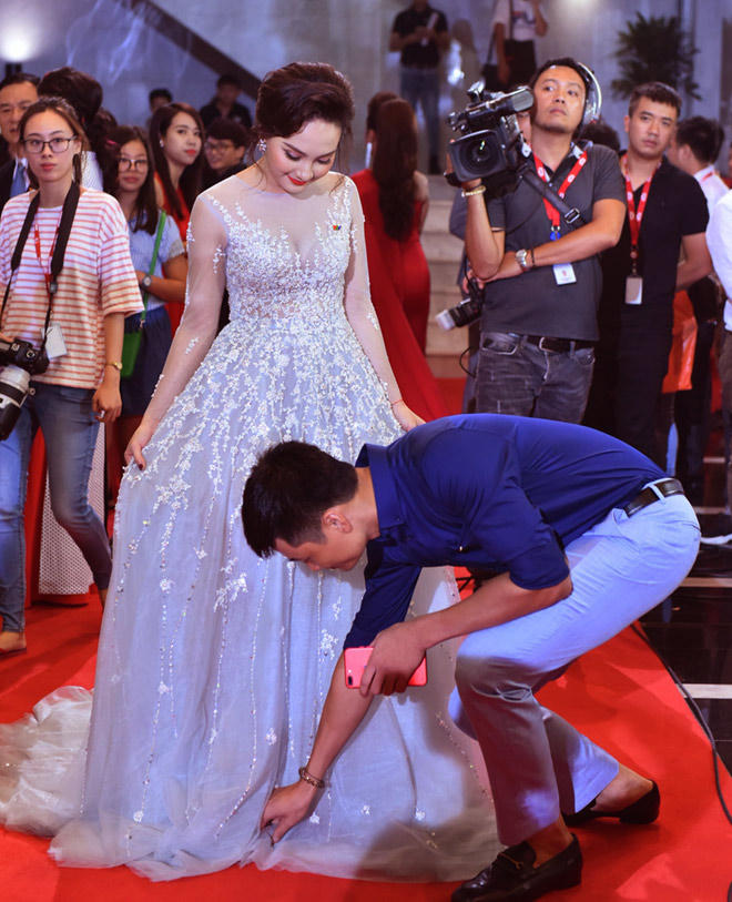 Bảo Thanh lên tiếng về nụ hôn gây tranh cãi sau giải VTV