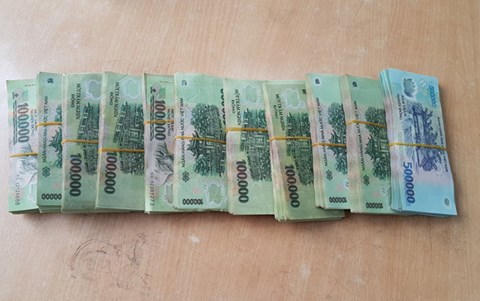 'Nữ quái' tống tiền Giám đốc Bệnh viện Xanh Pôn