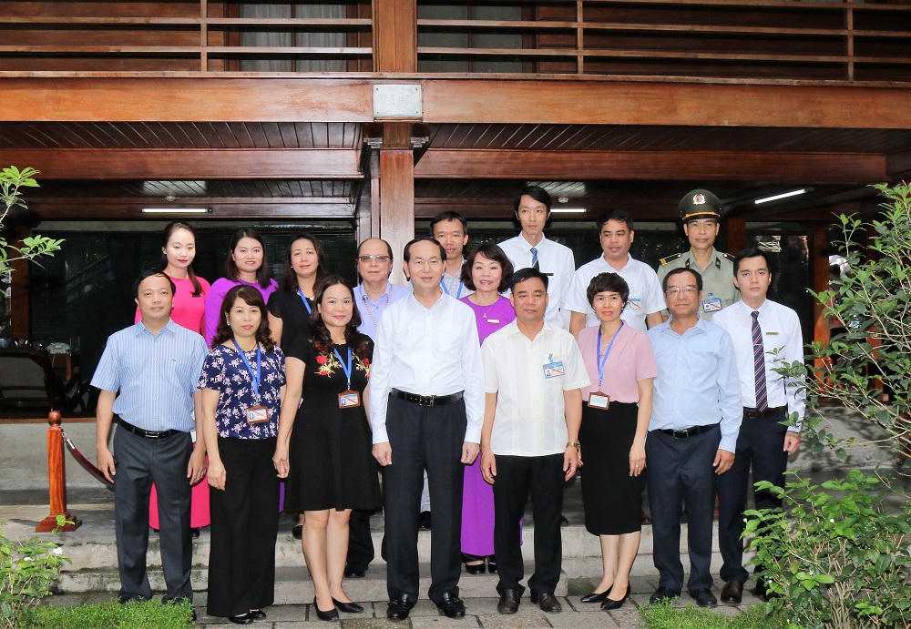 Chủ tịch nước Trần Đại Quang dâng hương tưởng niệm Chủ tịch Hồ Chí Minh