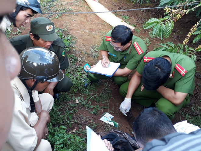 Tìm thấy nghi can sát hại vợ bằng hàng chục nhát dao