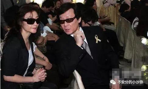 Nam diễn viên có hai vợ sống chung một nhà hòa thuận như chị em