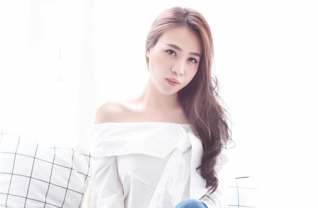 Cường Đô La và Đàm Thu Trang đồng loạt chia sẻ 'đã đính hôn'