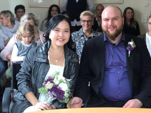 chang-ky-su-duc-het-so-cuoi-vo-sau-tieng-set-ai-tinh-voi-co-gai-viet-2