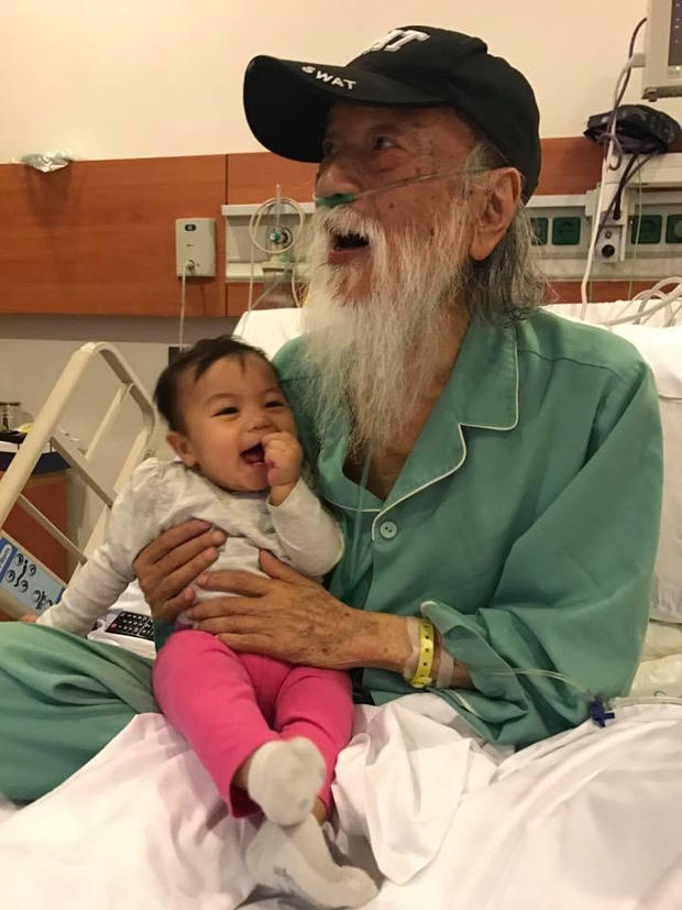 Xúc động hình ảnh dung dị về thầy Văn Như Cương