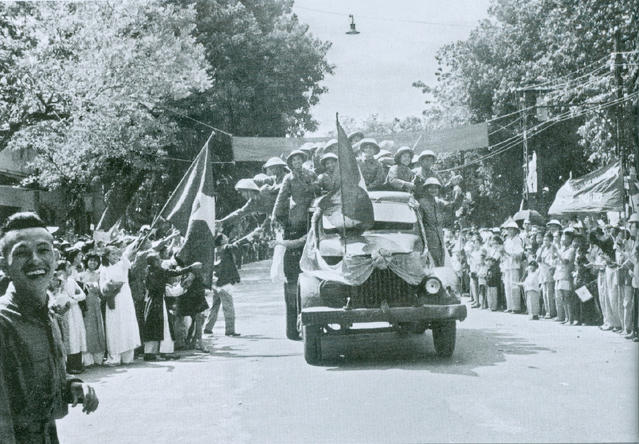 Những khoảnh khắc lịch sử ngày Giải phóng Thủ đô 