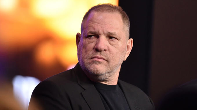 Nhà sản xuất phim Harvey Weinstein đang vướng vào bê bối tình dục.
