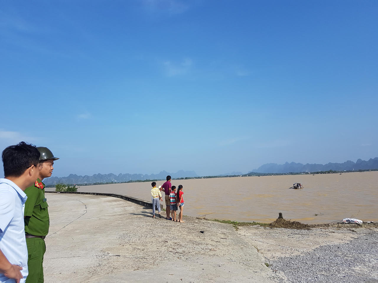 Yêu cầu sớm đưa người dân Ninh Bình trở lại cuộc sống bình thường