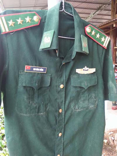 tim-thay-quan-ao-sy-quan-bien-phong-bi-lu-cuon-o-thanh-hoa