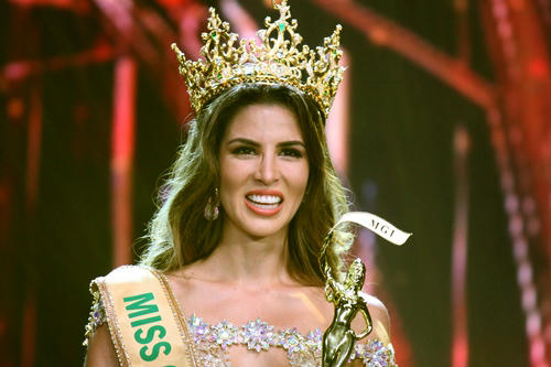 tan-hoa-hau-hoa-binh-ca-doi-toi-da-chun-bi-cho-vuong-mien