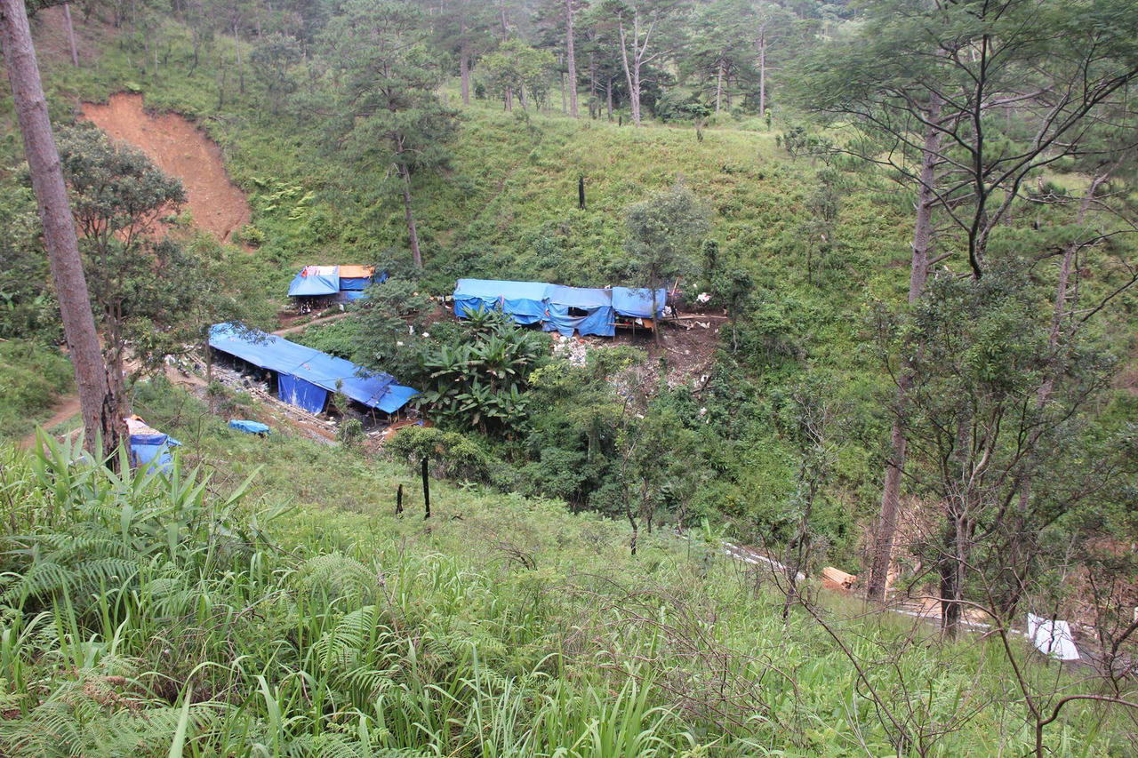 100 công an đột kích khu khai thác quặng trái phép ở Lâm Đồng