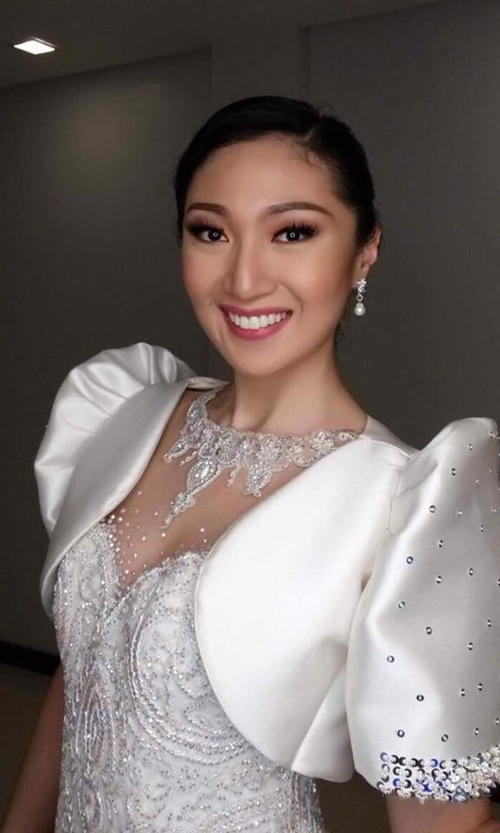 nhan-sac-cua-tan-hoa-hau-trai-dat-bi-che-kem-tuoi-tre-7