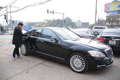 Bất ngờ với cát xê và xế sang 8 tỷ của "Bà Tưng màn ảnh nhỏ"