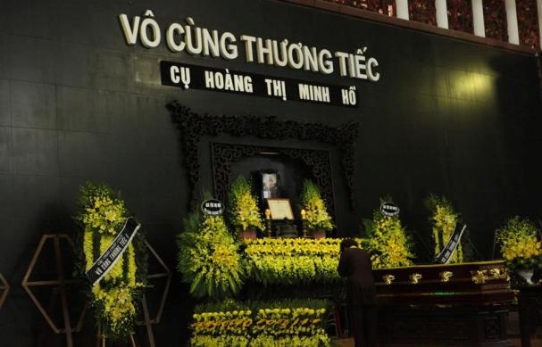 Các Phó Thủ tướng đến viếng cụ Hoàng Thị Minh Hồ