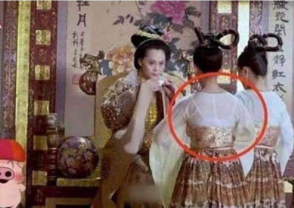 Những hạt sạn khiến khán giả không thể nhịn cười trong phim cổ trang hình ảnh 16 nhung hat san khien khan gia khong the nhin cuoi trong phim co trang hinh anh 16