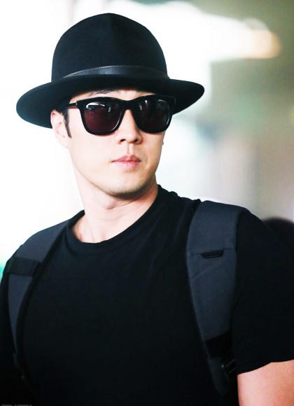 so-ji-sub-quy-ong-doc-than-dat-gia-xu-han-9