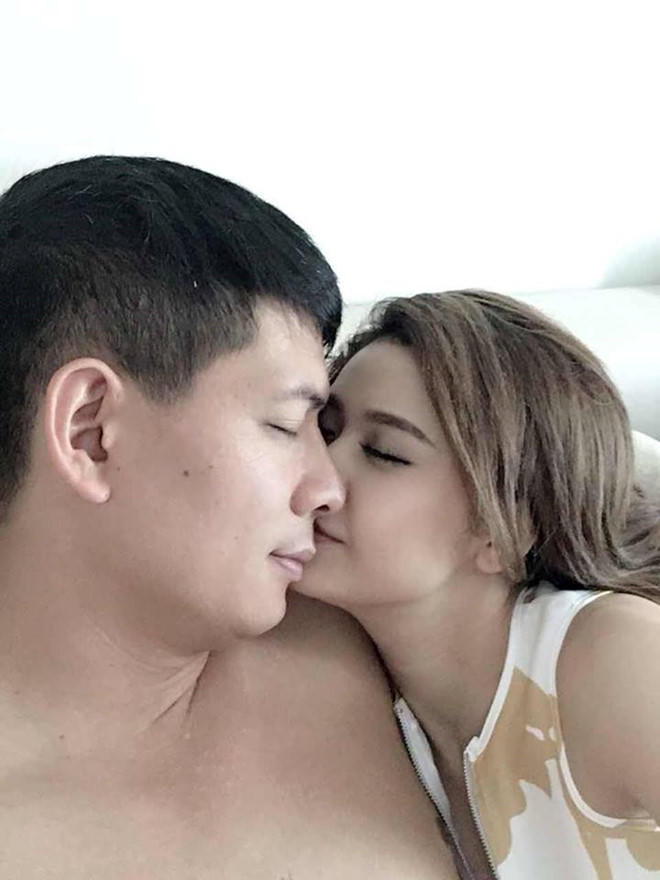 Đạo diễn: 'Ảnh thân mật của Bình Minh, Quỳnh Anh không phải cảnh phim'