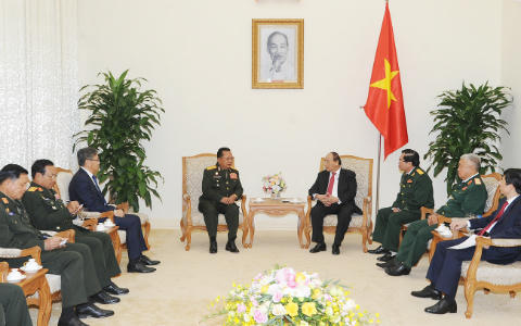 'Việt Nam luôn quan niệm giúp Lào là giúp chính mình'