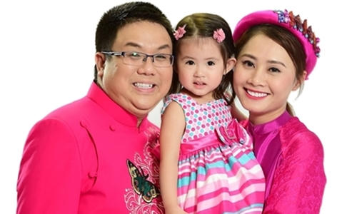 Gia Bảo và vợ cũ cùng con gái.