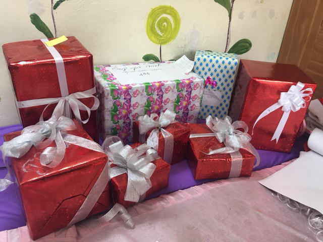 Quà giáng sinh chuẩn bị cho các lớp học