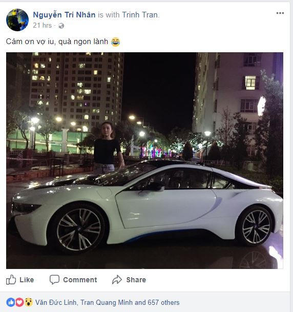 Hình ảnh vợ cựu thành viên MTV Anh Tuấn bên cạnh chiếc siêu xe.