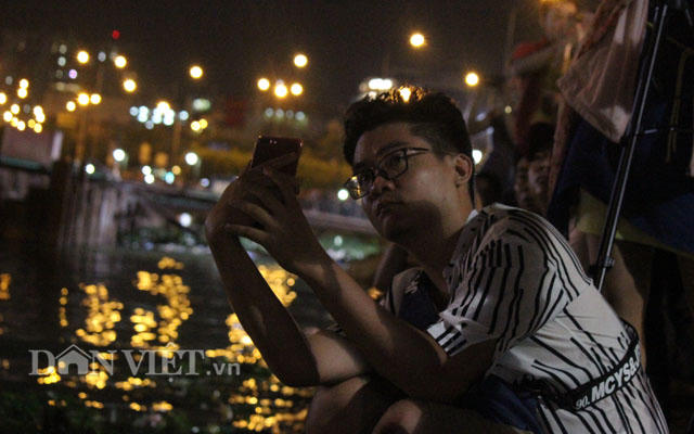 Xem pháo hoa độc đáo kiểu người Sài Gòn