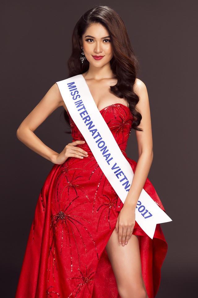 Năm 2017, Á hậu Việt Nam 2016 Thùy Dung đã trở thành đại diện của Việt Nam tại cuộc thi Hoa hậu Quốc tế 2017 tại Nhật Bản. Dù không may mắn lọt Top nhưng cô đã để lại ấn tượng tốt đẹp trong quá trình tham gia cuộc thi và đạt giải phụ Đại sứ Du lịch Nhật Bản. Không chỉ rèn luyện về hình thể, kĩ năng ứng xử, Thuỳ Dung còn tích cực thay đổi hình ảnh và phong cách thời trang cho phù hợp hơn với hình ảnh một nữ hoàng sắc đẹp.