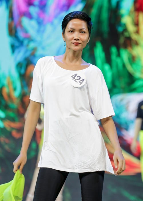 Nhờ sự nỗ lực, Hhen Niê đã gặt hái được thành công