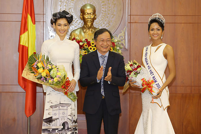 HHen Niê và hai Á hậu đọ sắc cùng Miss Universe 2008 Dayana Mendoza - 8