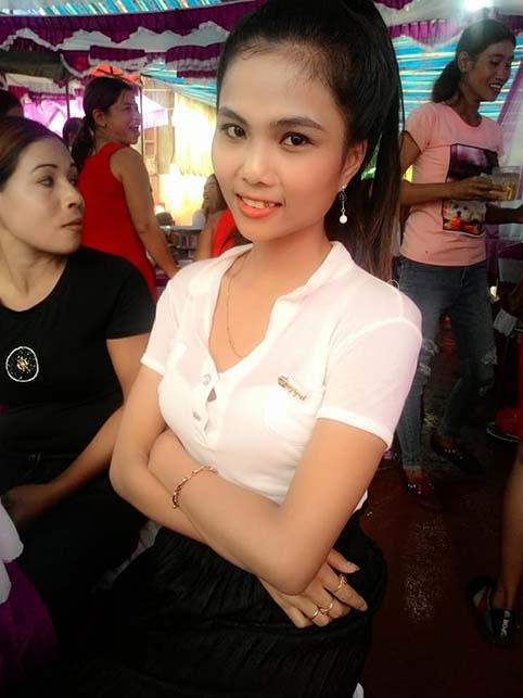 em gai tan hoa hau hoan vu h'hen nie xinh dep khong thua kem chi hinh anh 4