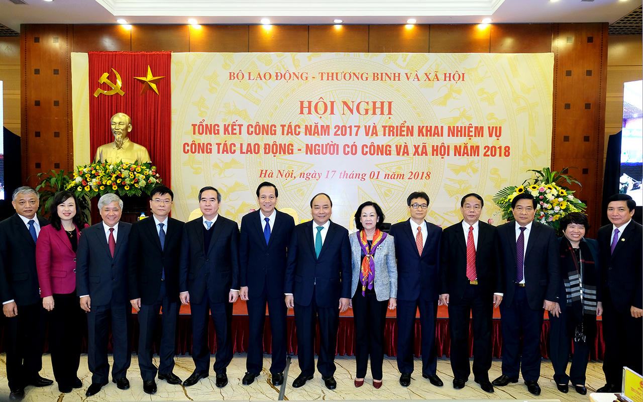 Thủ tướng: Bộ LĐTB&XH là hiện thân lòng nhân văn của một Chính phủ phục vụ