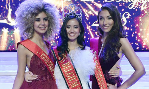 Angeline Flor Pua bên Zoe Brunet (trái - Á hậu 1) và Dhenia Covens (phải - Á hậu 2).